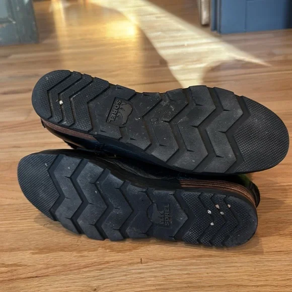 Sorel black leather boot sz 9 euc - Picture 4 of 6